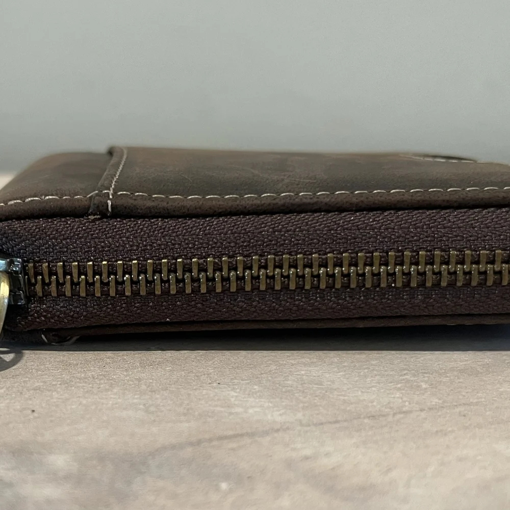 Fine‎ Brown Leather RFID Zip Around Men's Wallet. NWOT